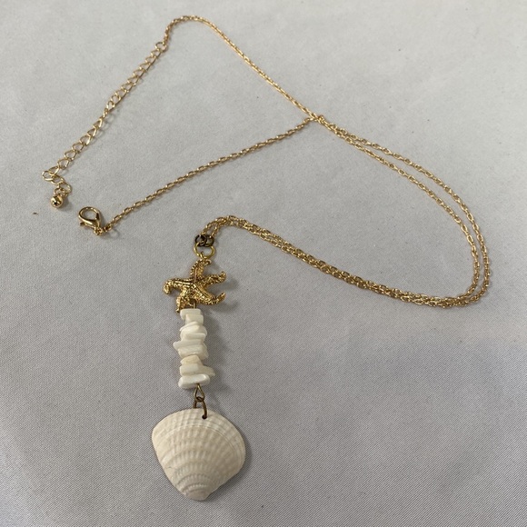 Long Goldtone starfish shell necklace 🦄 - Picture 5 of 5